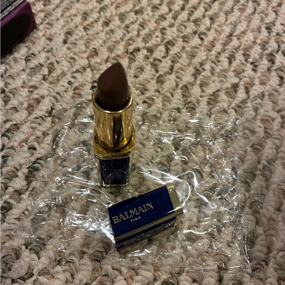 L’Oreal Ltd. Edition Balmain Matte Lipstick New - Picture 6 of 6